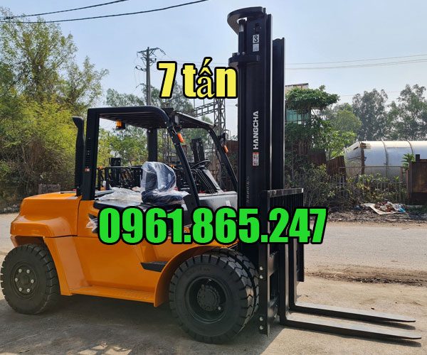 Xe nâng dầu 7 tấn
